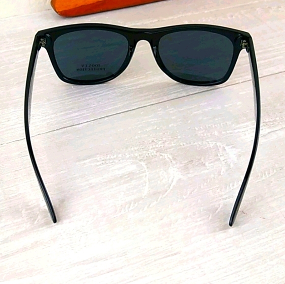 Black Wayfarer 100% UV Protection Sunglasses - Picture 4 of 12